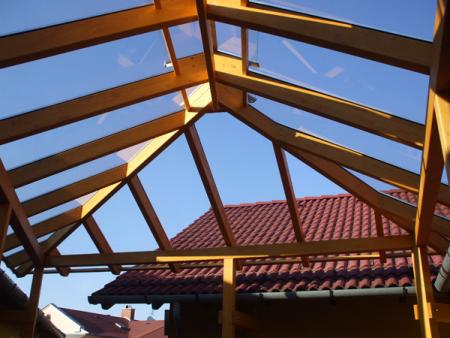 Fa teraszfedés biztonsági üveggel 