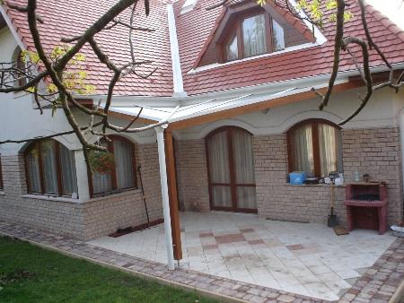 Terasz esővíz összefolyóval